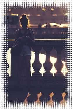 Девушка на мосту